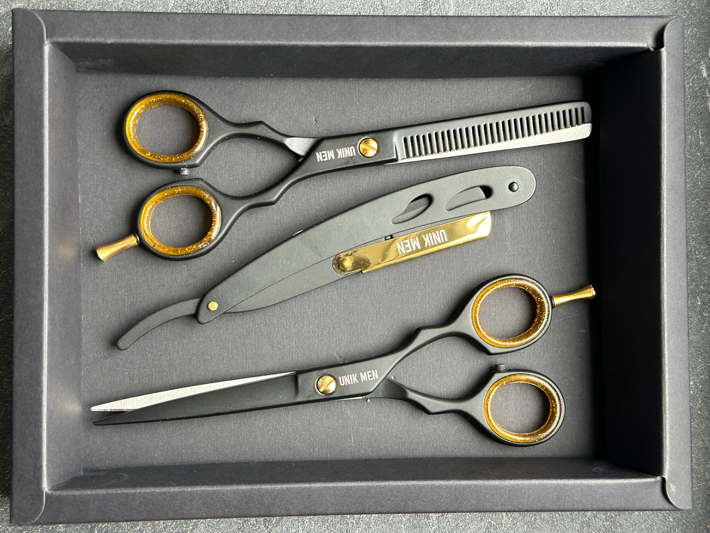 PRECISION EDGE KIT – CLASSIC AND PRECISE CUTTING SCISSORS AND RAZOR