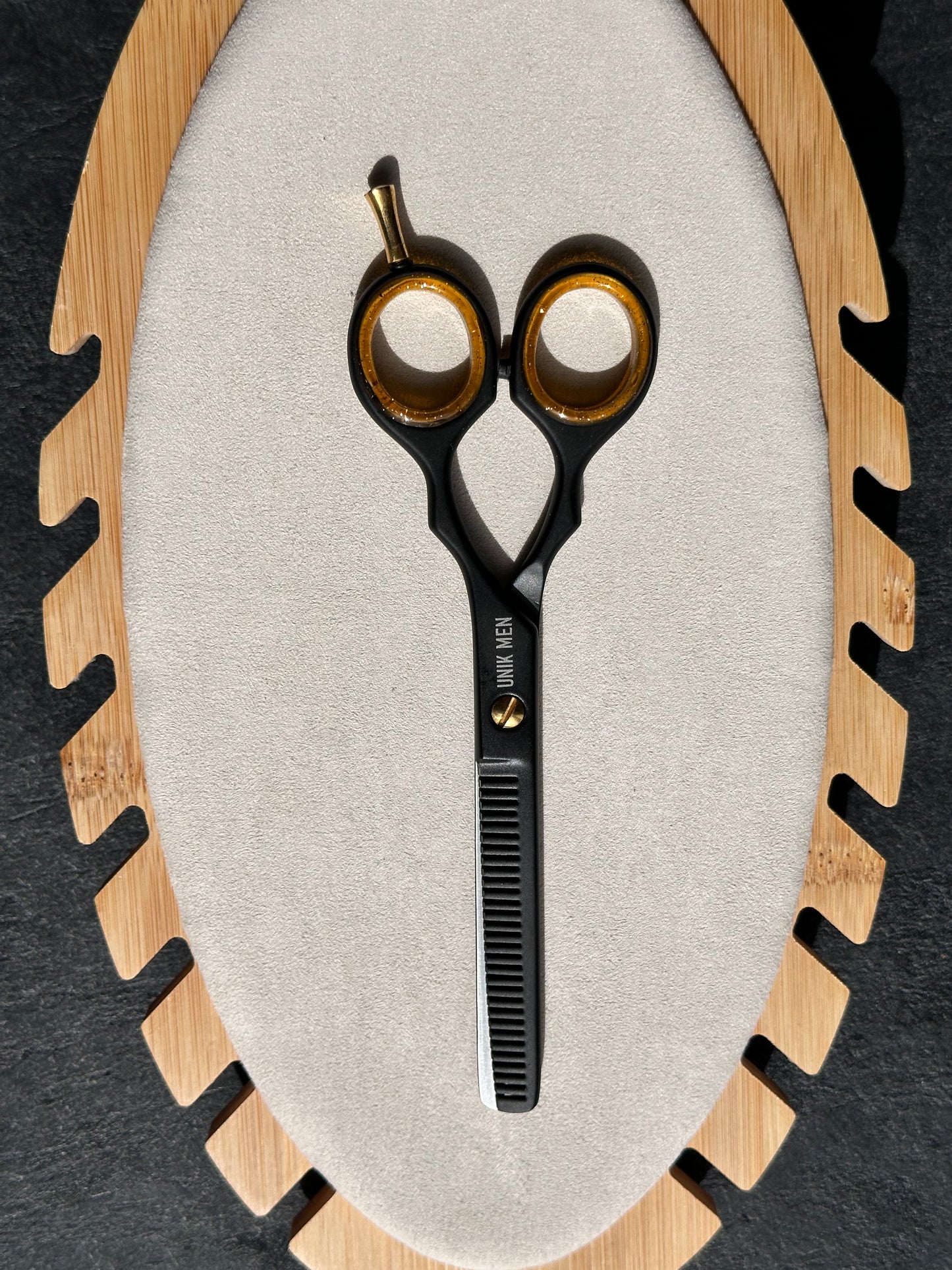 PRECISION EDGE KIT – CLASSIC AND PRECISE CUTTING SCISSORS AND RAZOR