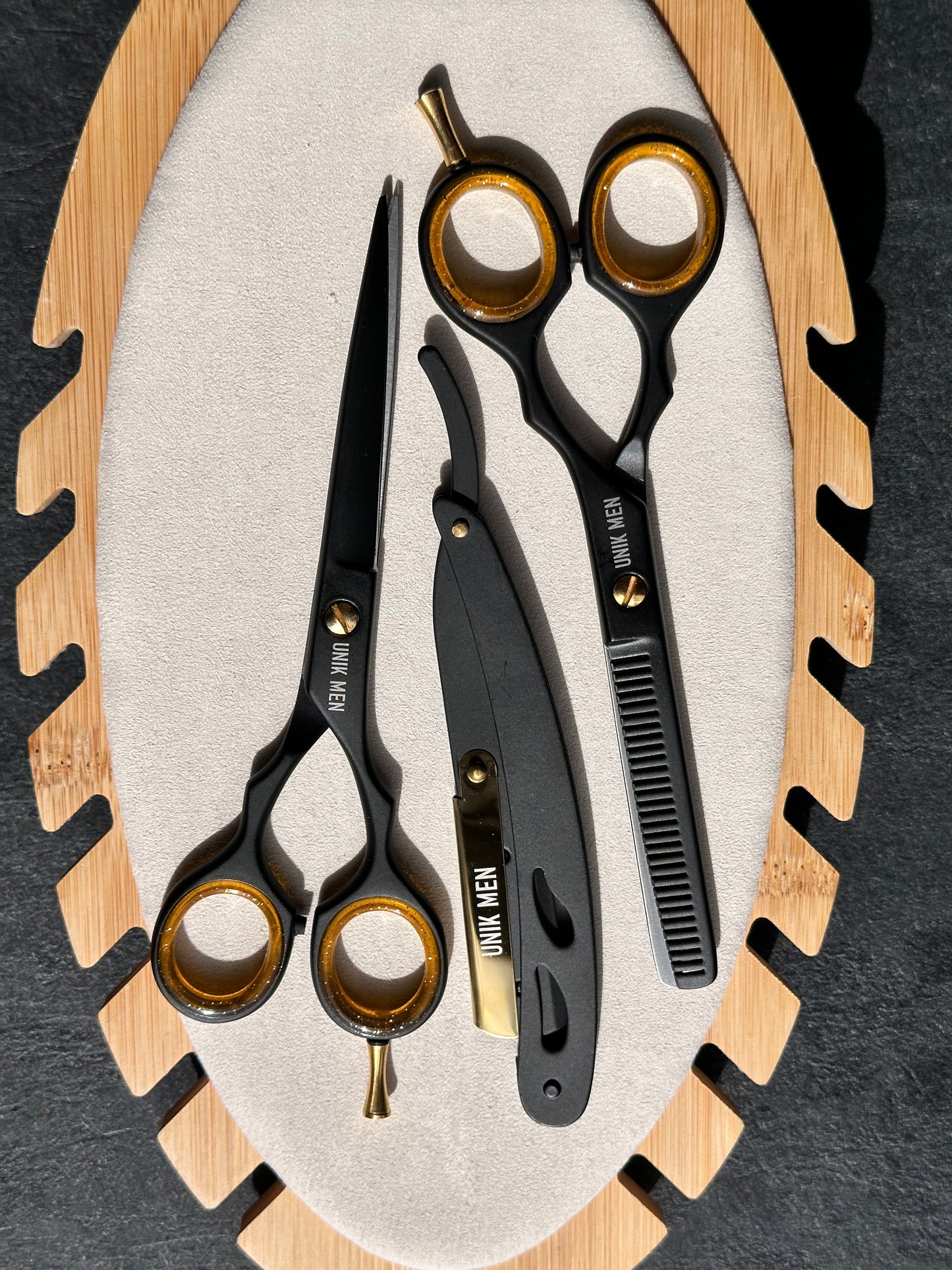 PRECISION EDGE KIT – CLASSIC AND PRECISE CUTTING SCISSORS AND RAZOR